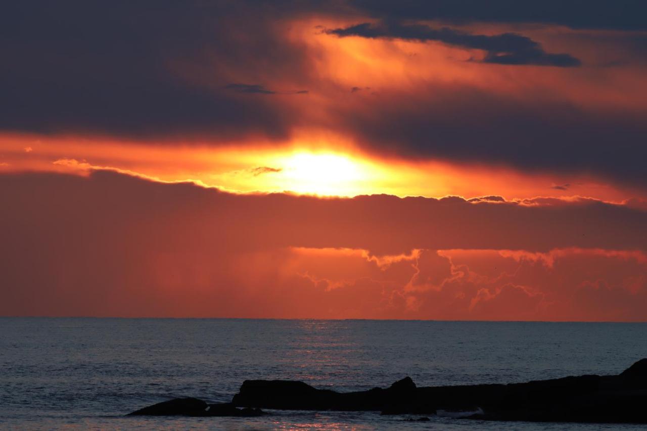 West Coast Lodge Lahinch Bagian luar foto